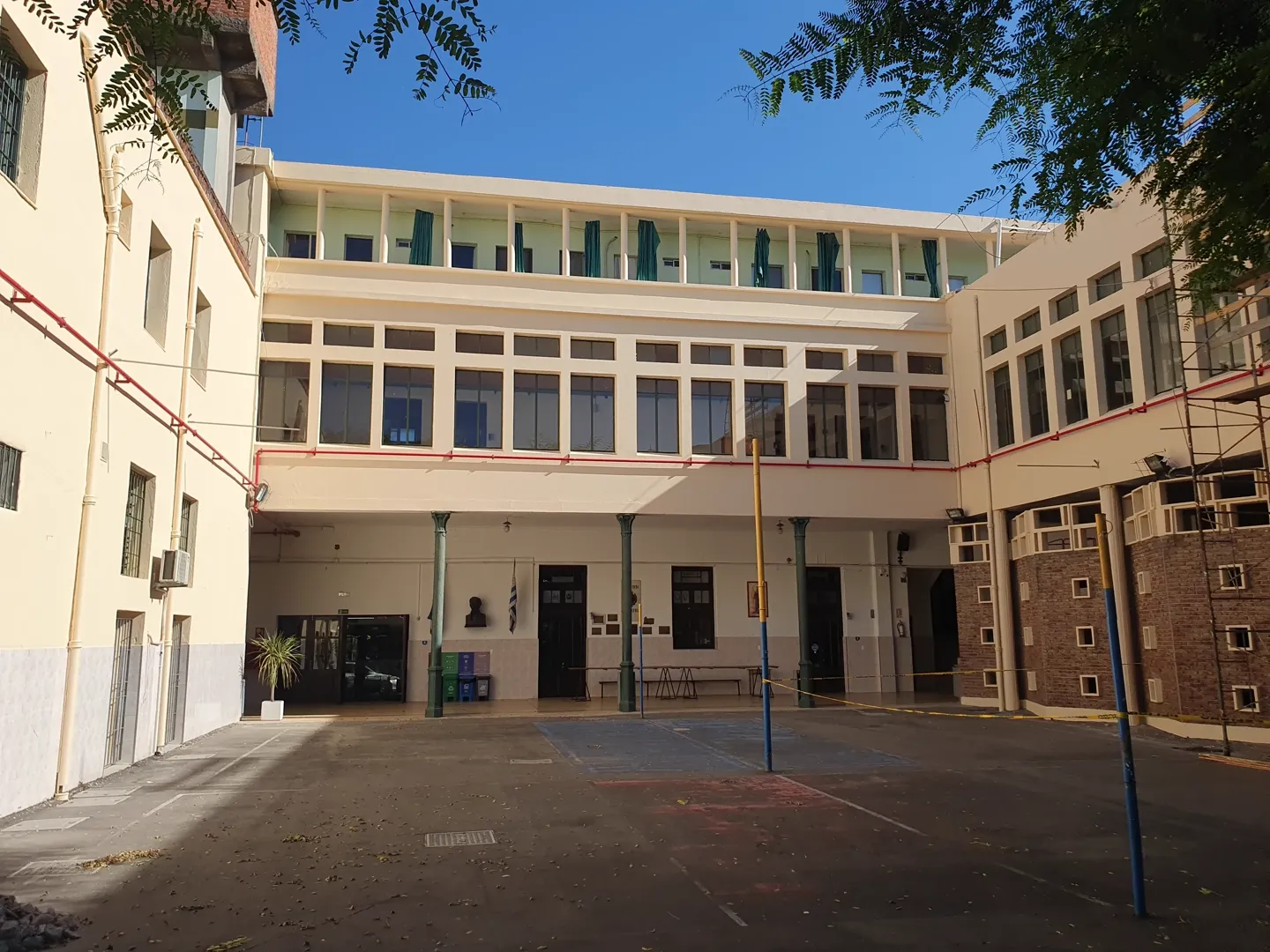 Hidrolavado y pintura — Colegio San Isidro